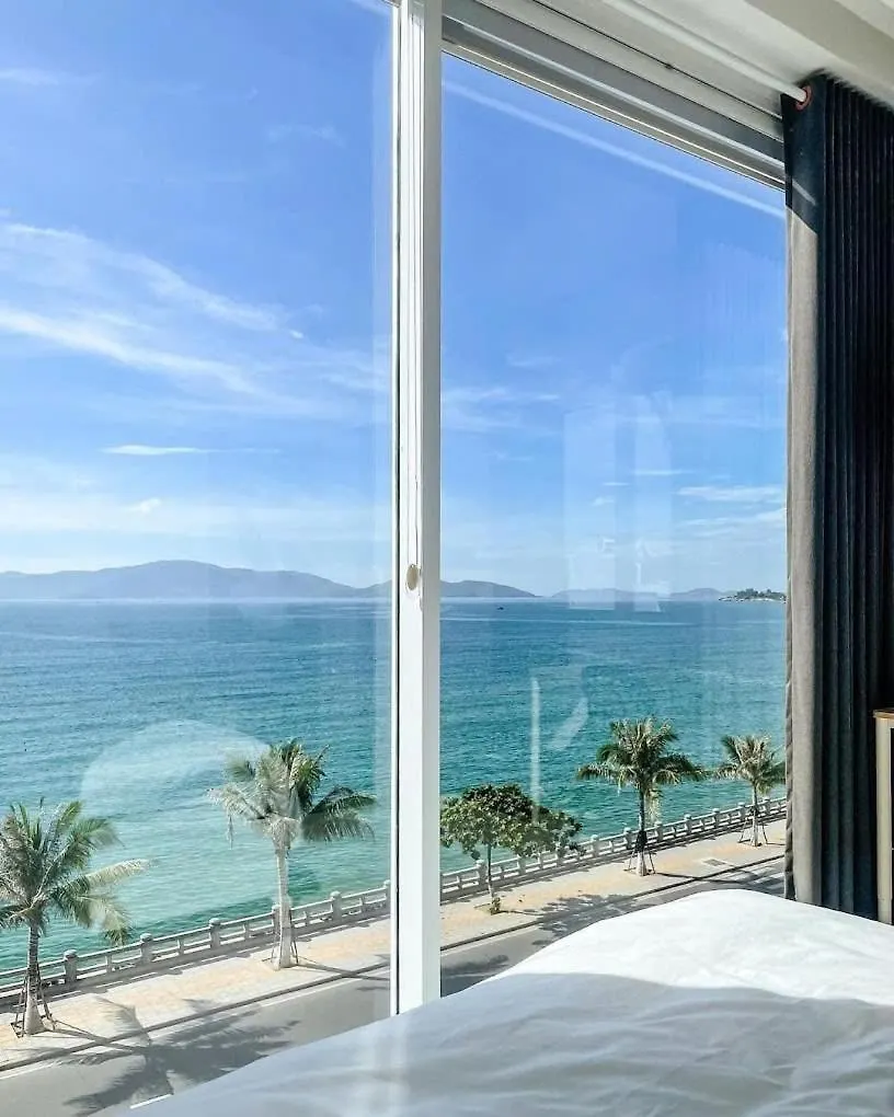 Ocean View Villa - 8 Bedrooms - In Great Location - Just 10M From The Beach 나트랑