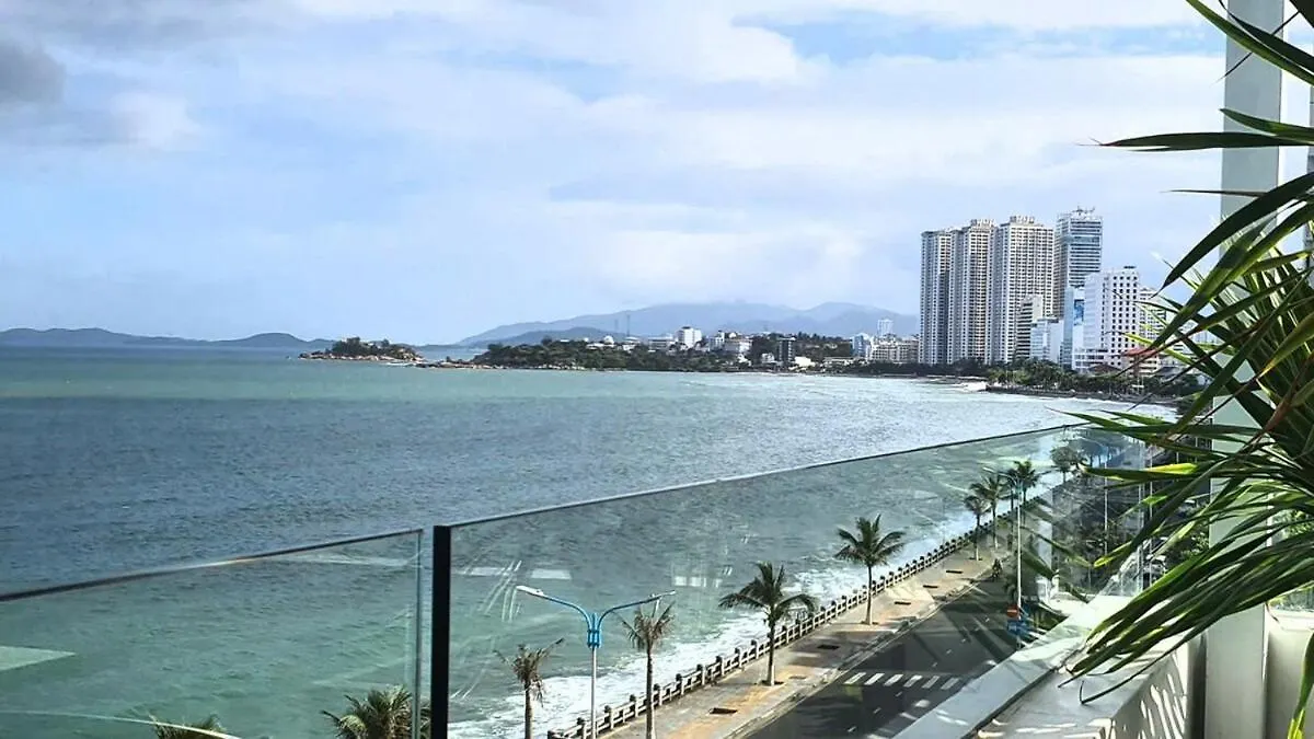 Ocean View Villa - 8 Bedrooms - In Great Location - Just 10M From The Beach 나트랑