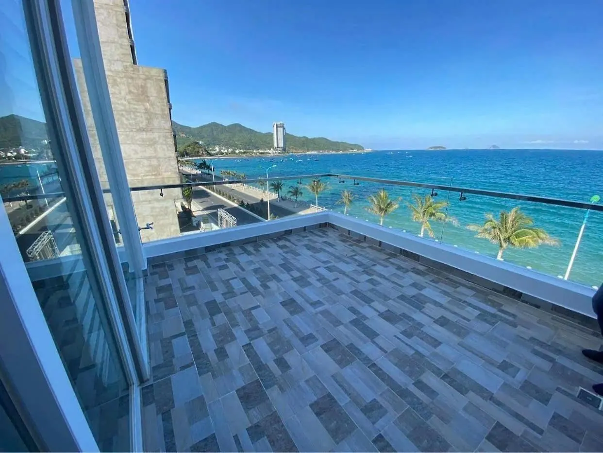 Ocean View Villa - 8 Bedrooms - In Great Location - Just 10M From The Beach 나트랑