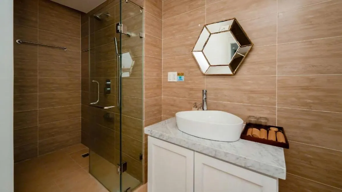 Ocean View Villa - 8 Bedrooms - In Great Location - Just 10M From The Beach نها ترانج 0*,